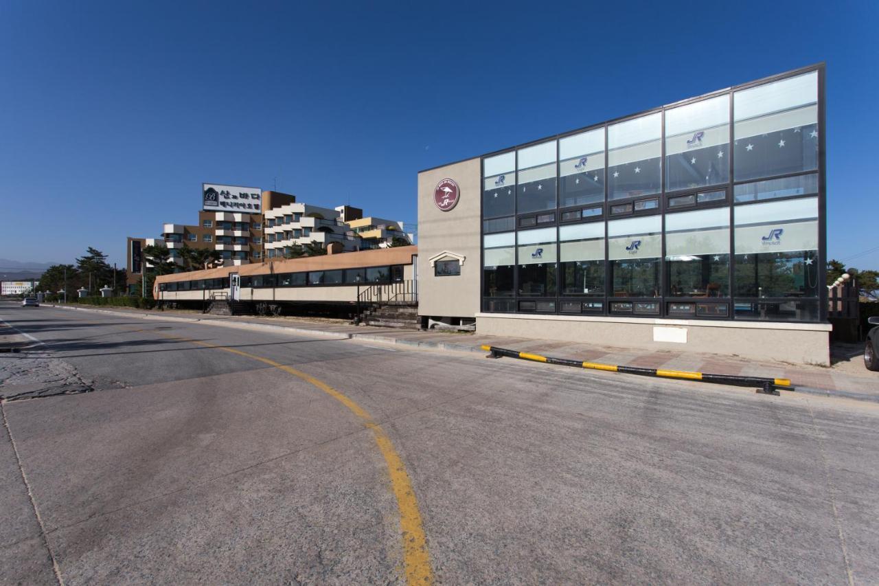 Benikea San&Bada Jumunjin Resort Gangneung Exterior foto